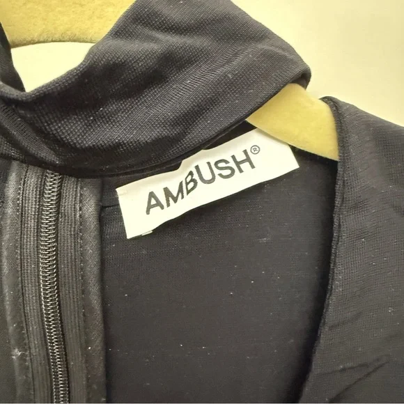 Ambush
Black heart shape turtleneck top size XS - Picture 4 of 6